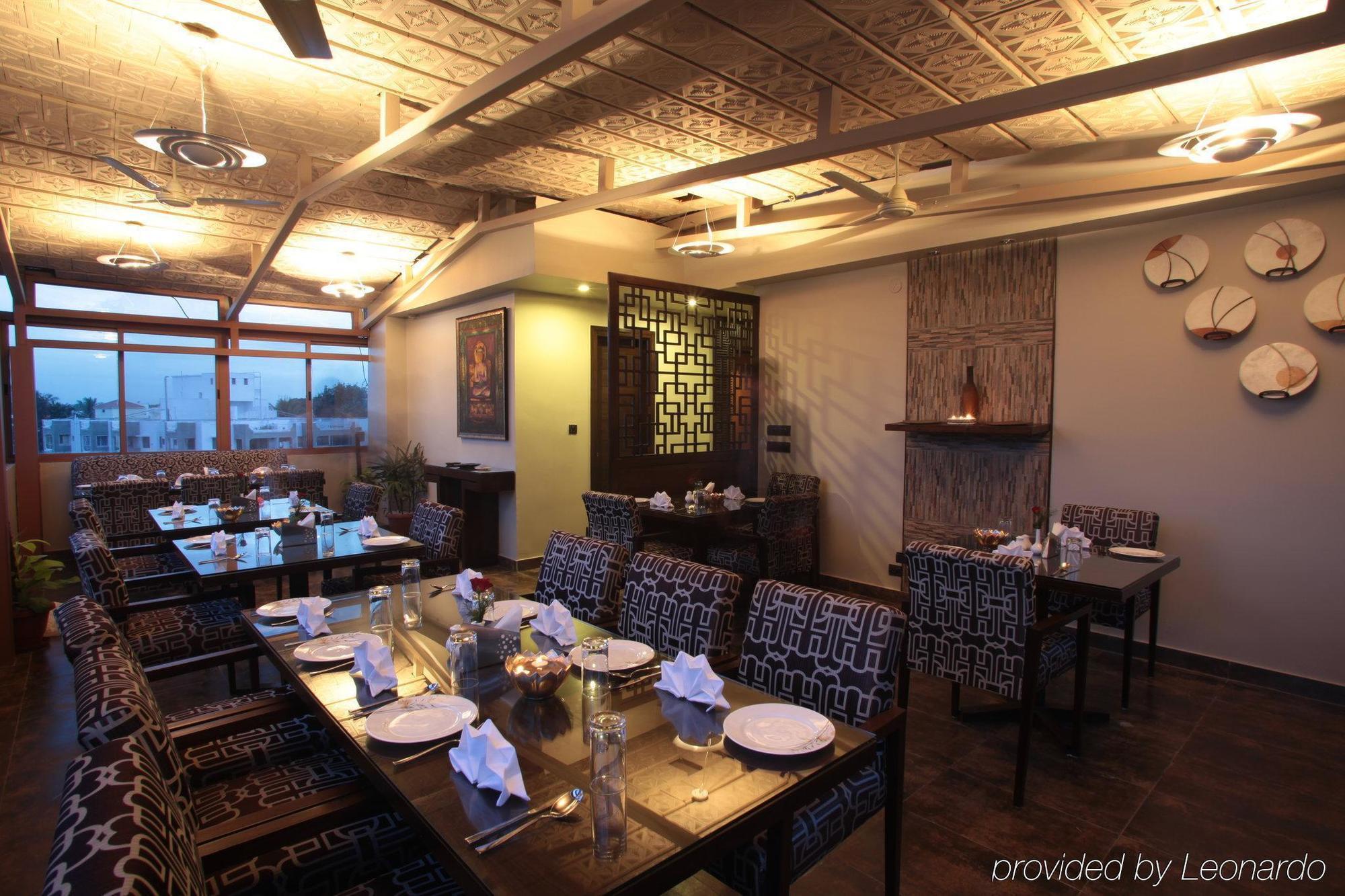 Justa Mg Road Hotel Bangalore Restaurant photo